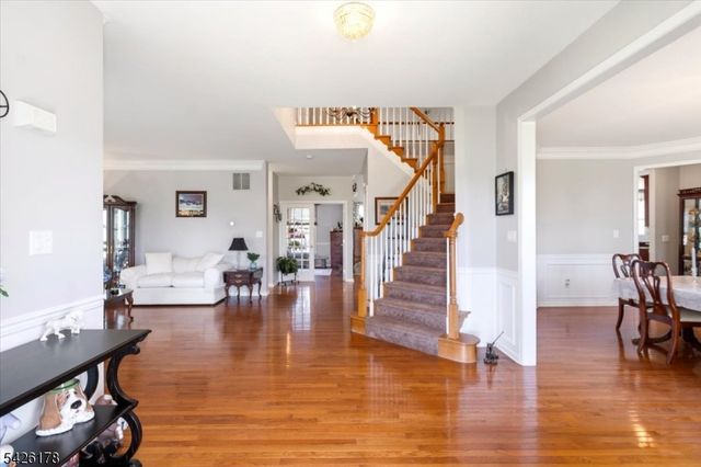 1 Tanager Dr, Raritan Twp., NJ 08551