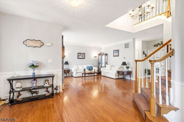 1 Tanager Dr, Raritan Twp., NJ 08551