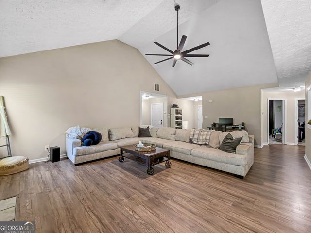 325 Wild Turkey Lane, Locust Grove, GA 30248