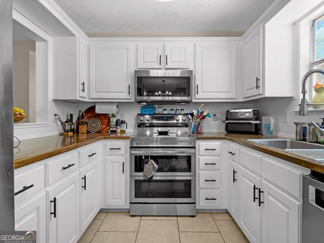 325 Wild Turkey Lane, Locust Grove, GA 30248