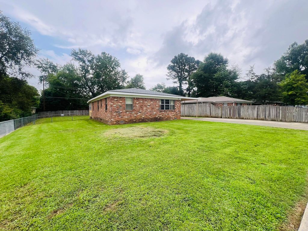916 Southeastern Avenue, Jacksonville, AR 72076