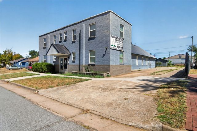 715 N 3rd Street, Rogers, AR 72756