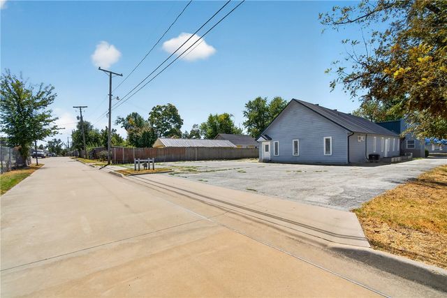 715 N 3rd Street, Rogers, AR 72756