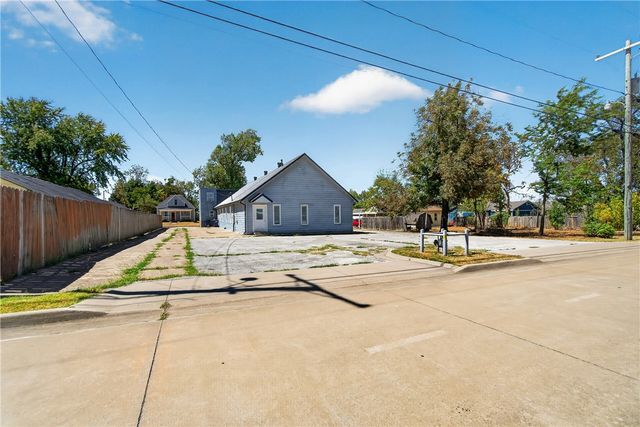 715 N 3rd Street, Rogers, AR 72756