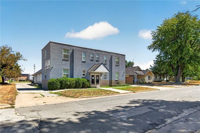 715 N 3rd Street, Rogers, AR 72756