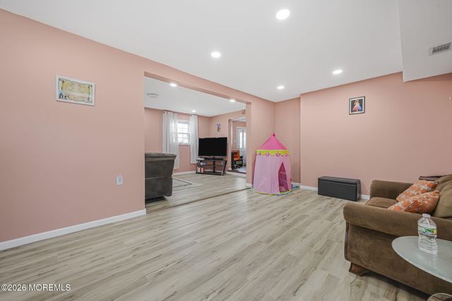 292 Summerhill Road, East Brunswick, NJ 08816