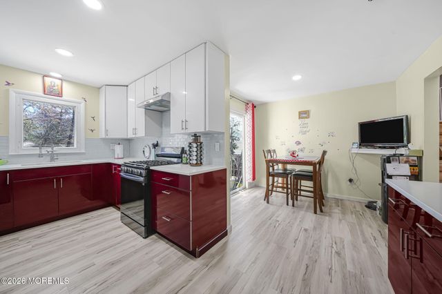 292 Summerhill Road, East Brunswick, NJ 08816