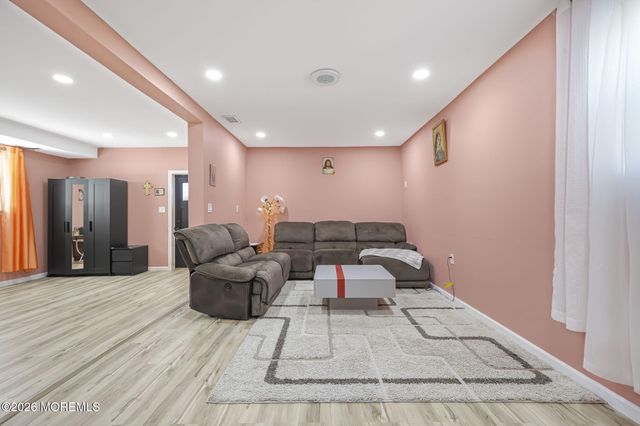 292 Summerhill Road, East Brunswick, NJ 08816