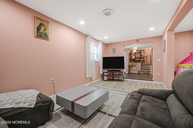 292 Summerhill Road, East Brunswick, NJ 08816