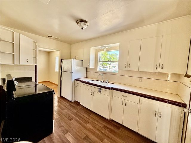 1133 Darmak Drive, Las Vegas, NV 89102