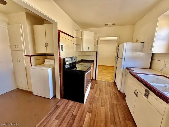 1133 Darmak Drive, Las Vegas, NV 89102