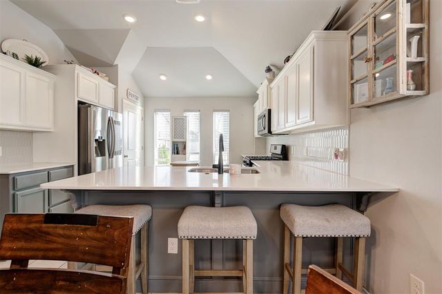 465 Compass Drive, Yukon, OK 73099