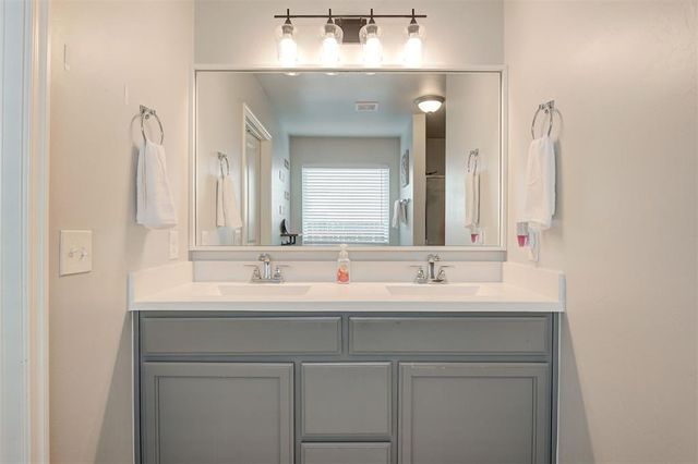 465 Compass Drive, Yukon, OK 73099