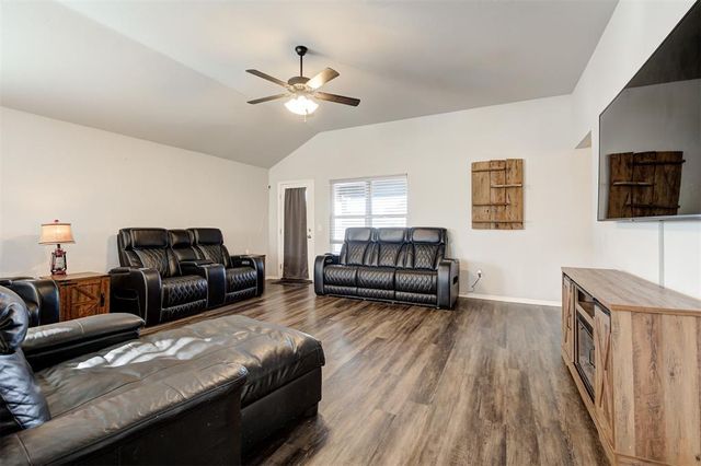 465 Compass Drive, Yukon, OK 73099