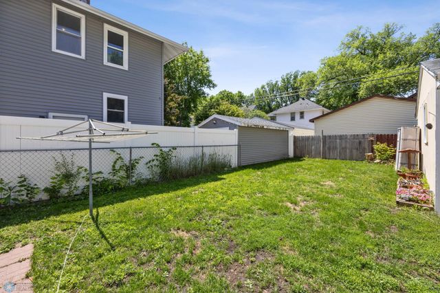 1307 5th Street S, Fargo, ND 58103