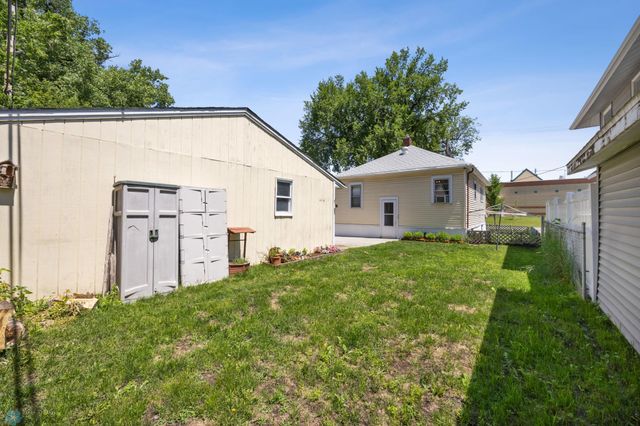 1307 5th Street S, Fargo, ND 58103