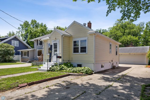 1307 5th Street S, Fargo, ND 58103