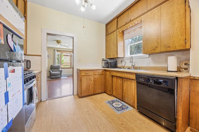 1307 5th Street S, Fargo, ND 58103