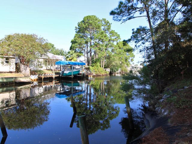 1621 Mauna Kea Court, Gulf Breeze, FL 32563