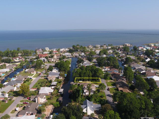 1621 Mauna Kea Court, Gulf Breeze, FL 32563