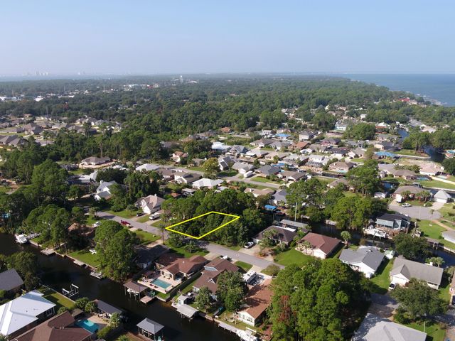 1621 Mauna Kea Court, Gulf Breeze, FL 32563