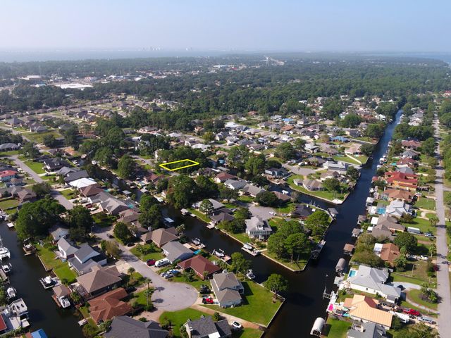 1621 Mauna Kea Court, Gulf Breeze, FL 32563