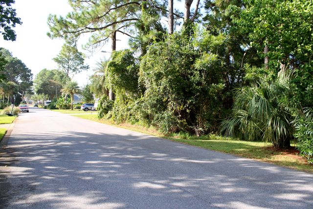 1621 Mauna Kea Court, Gulf Breeze, FL 32563