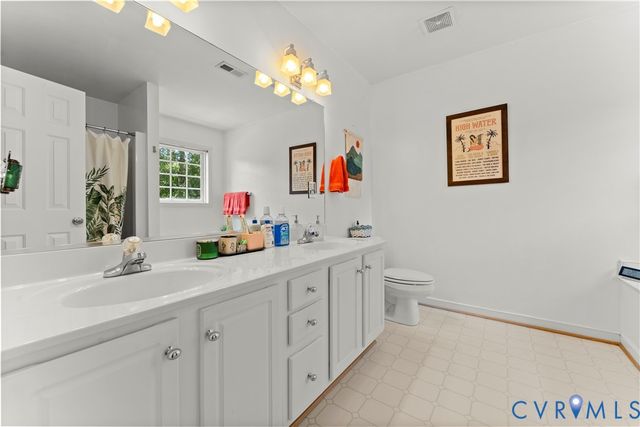 109 N Macon Ter, Ashland, VA 23005