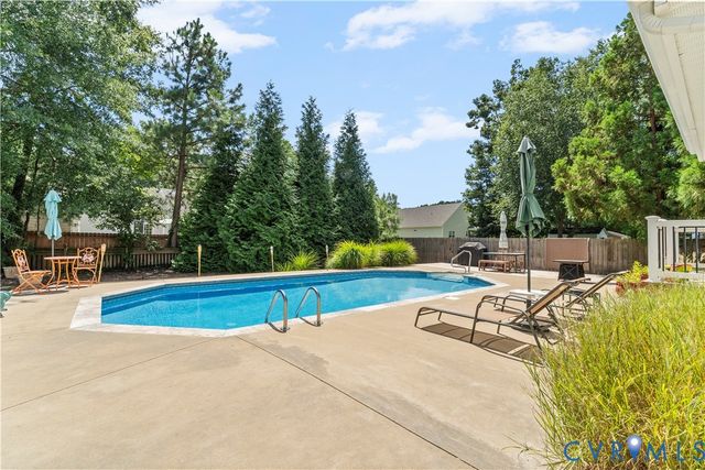109 N Macon Ter, Ashland, VA 23005
