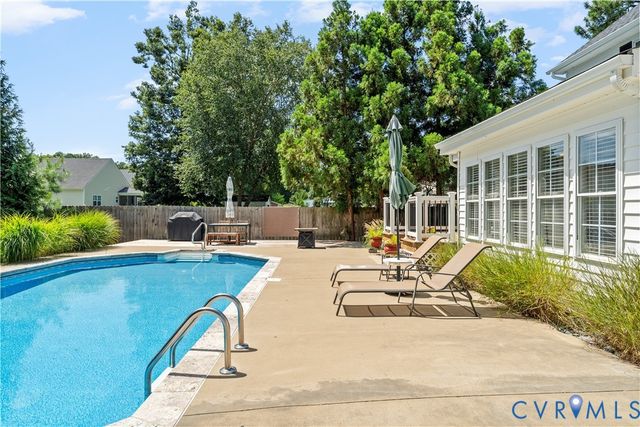 109 N Macon Ter, Ashland, VA 23005