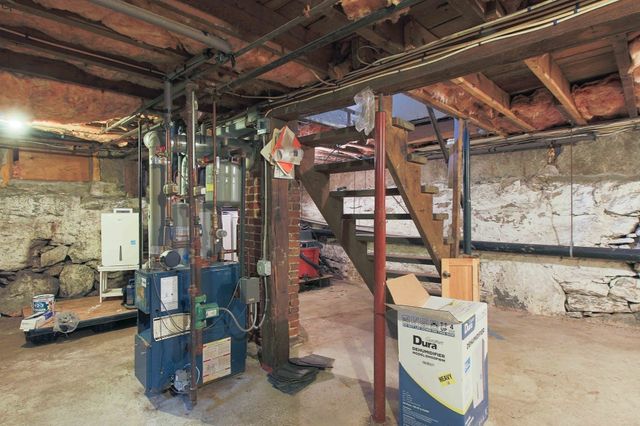 12 Brightside St, Millbury, MA 01527