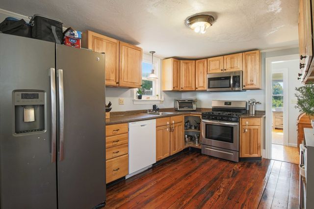 12 Brightside St, Millbury, MA 01527