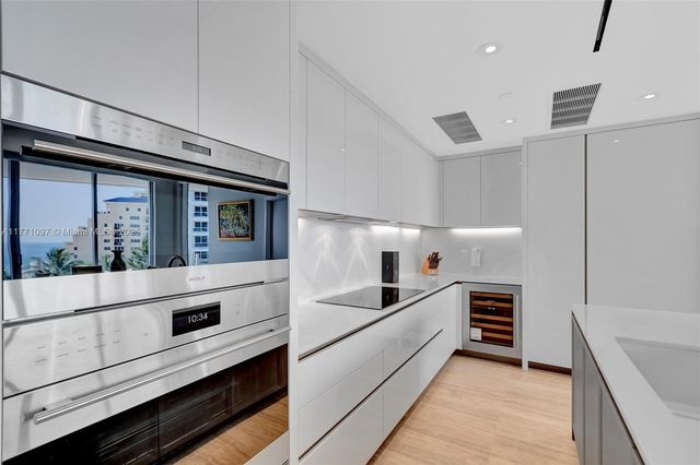 525 N Fort Lauderdale Beach Blvd 802-1, Fort Lauderdale, FL 33304