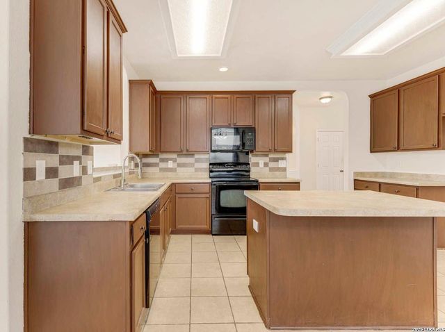 9626 Mediator Run, Converse, TX 78109