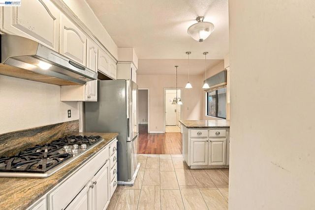 4934 Stoneridge Rd, Oakland, CA 94605