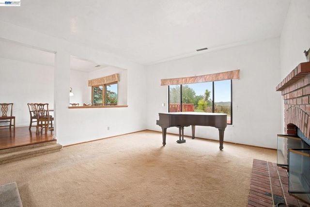 4934 Stoneridge Rd, Oakland, CA 94605