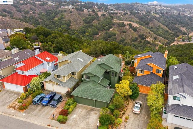 4934 Stoneridge Rd, Oakland, CA 94605