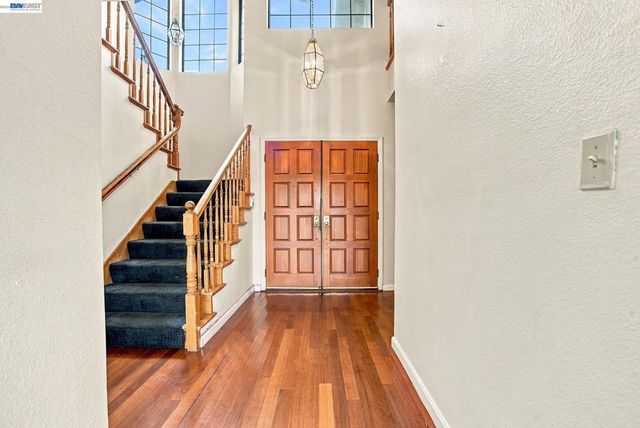 4934 Stoneridge Rd, Oakland, CA 94605