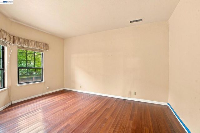 4934 Stoneridge Rd, Oakland, CA 94605