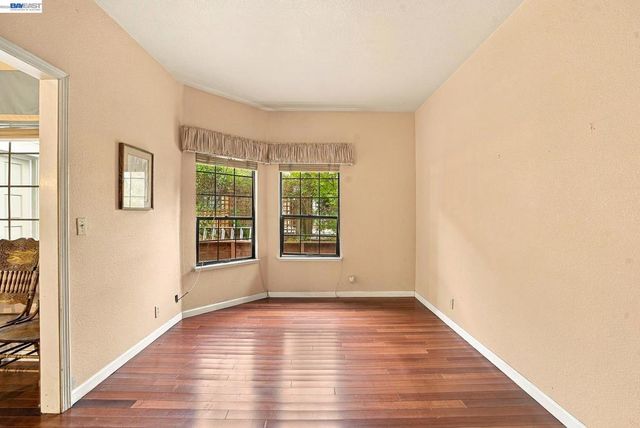 4934 Stoneridge Rd, Oakland, CA 94605