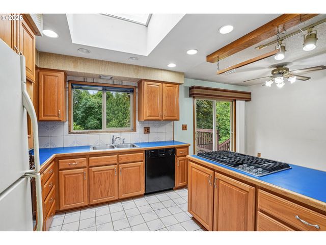 28450 Se K W ANDERSON Rd, Gresham, OR 97080