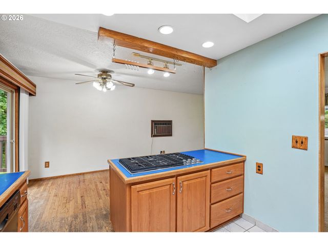 28450 Se K W ANDERSON Rd, Gresham, OR 97080