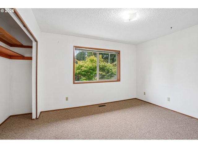 28450 Se K W ANDERSON Rd, Gresham, OR 97080