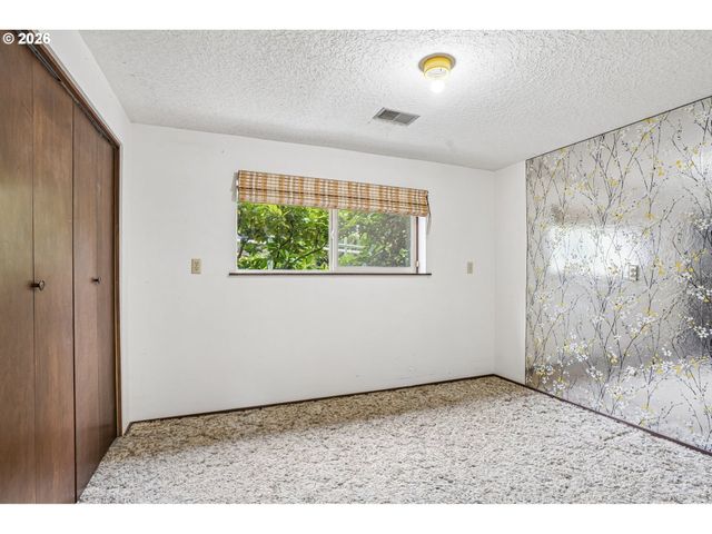 28450 Se K W ANDERSON Rd, Gresham, OR 97080