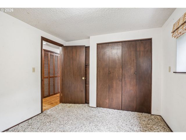 28450 Se K W ANDERSON Rd, Gresham, OR 97080
