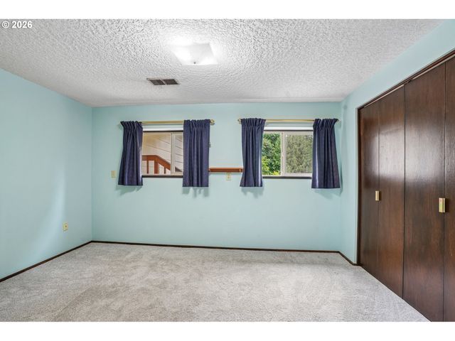 28450 Se K W ANDERSON Rd, Gresham, OR 97080