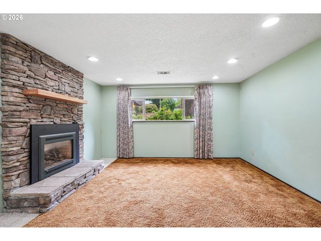 28450 Se K W ANDERSON Rd, Gresham, OR 97080