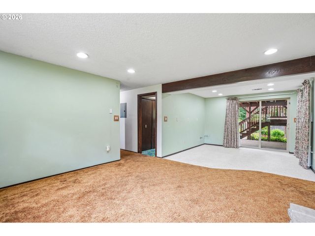 28450 Se K W ANDERSON Rd, Gresham, OR 97080