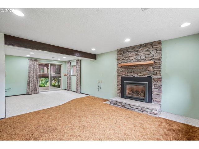 28450 Se K W ANDERSON Rd, Gresham, OR 97080
