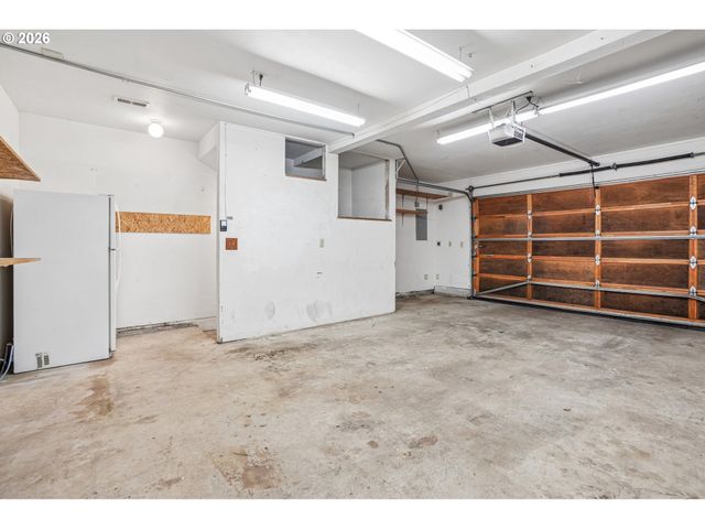 28450 Se K W ANDERSON Rd, Gresham, OR 97080